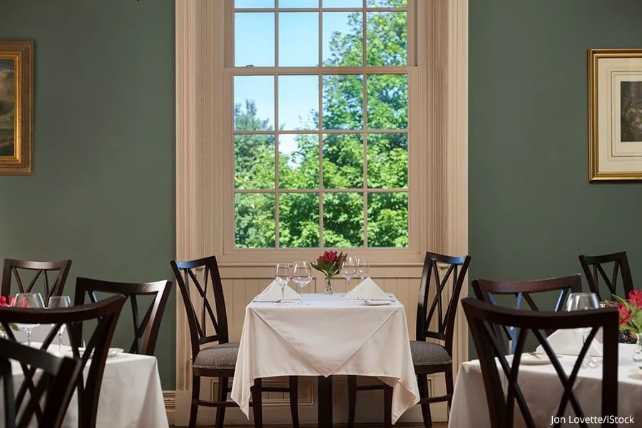 Gehobenes Restauranteinrichtung.