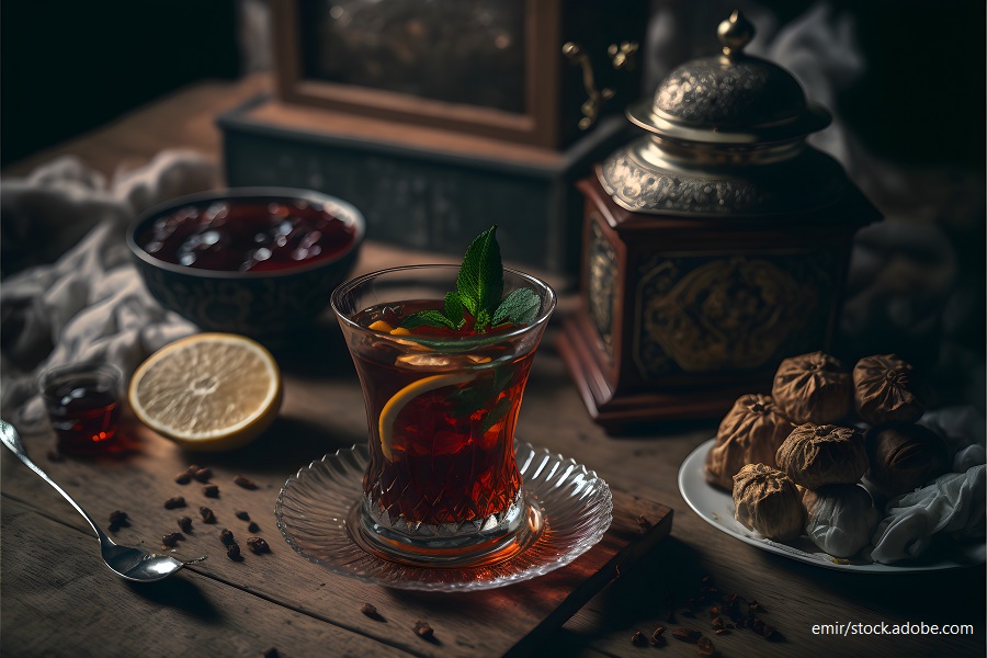 Orientalisch anmutende Tischdekoration
